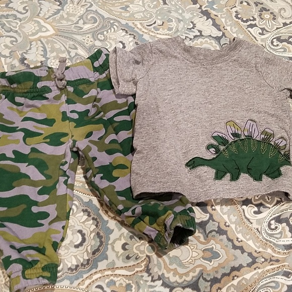 Carter's  Dinosaur 2 piece set - Picture 1 of 7